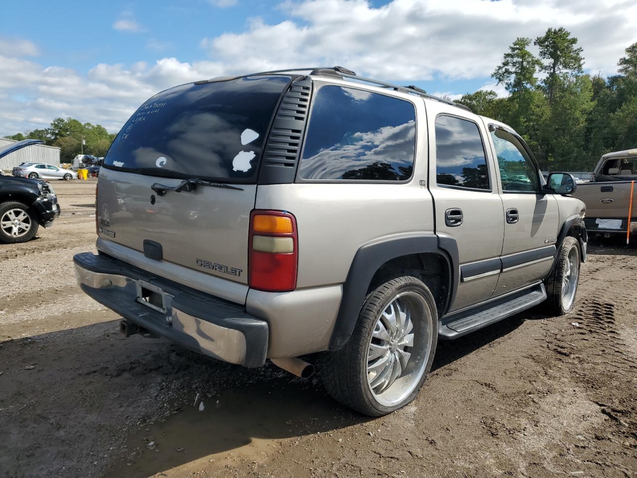 Изображение 3 2001 CHEVROLET TAHOE C1500 2001 с VIN 1GNEC13T61R130250
