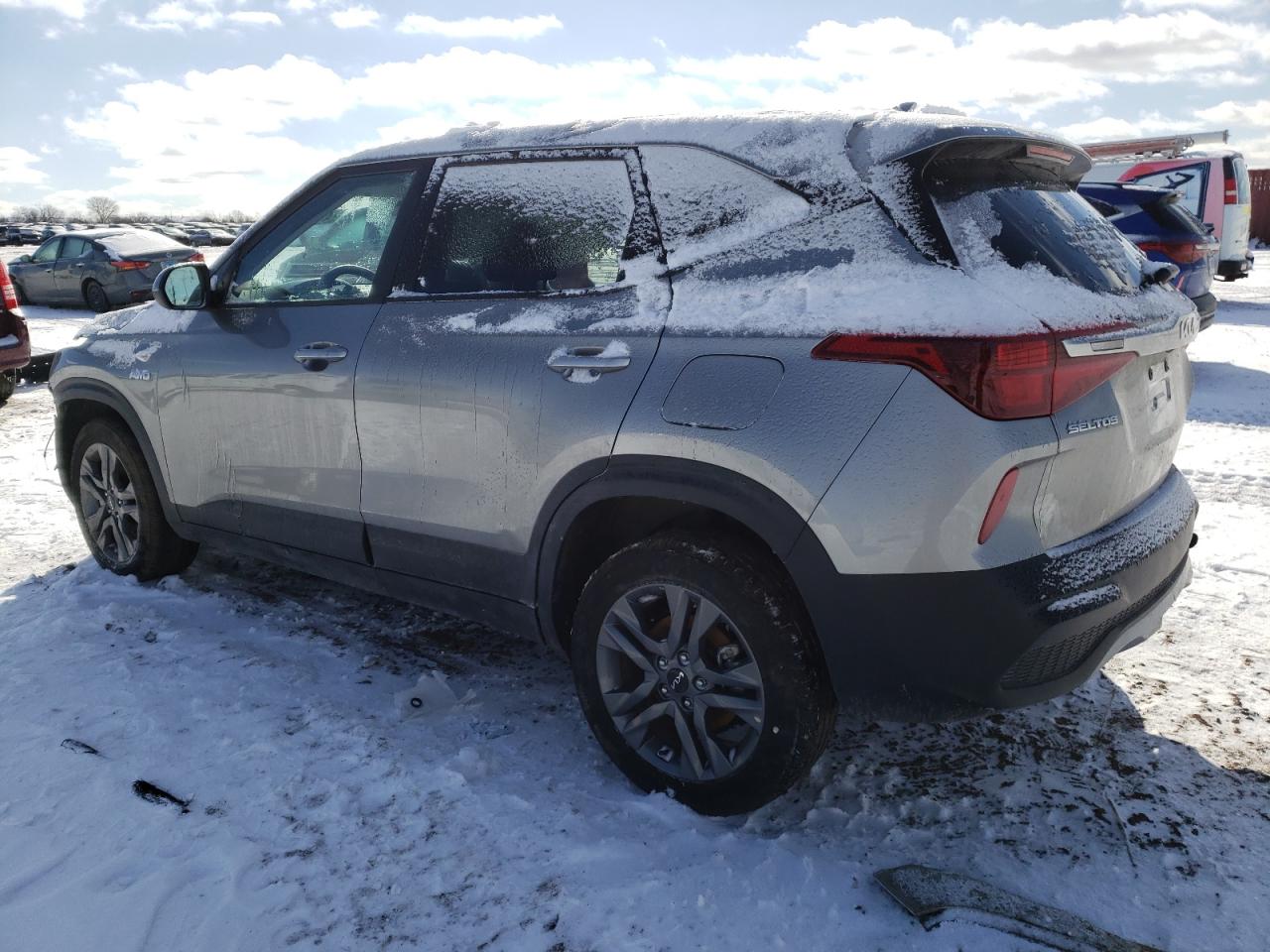 Изображение 2 2023 KIA SELTOS LX 2023 с VIN KNDEPCAA1P7369302
