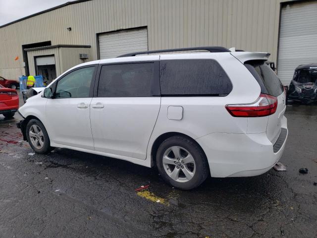 Изображение 2 2018 TOYOTA SIENNA LE 2018 с VIN 5TDKZ3DC0JS931651