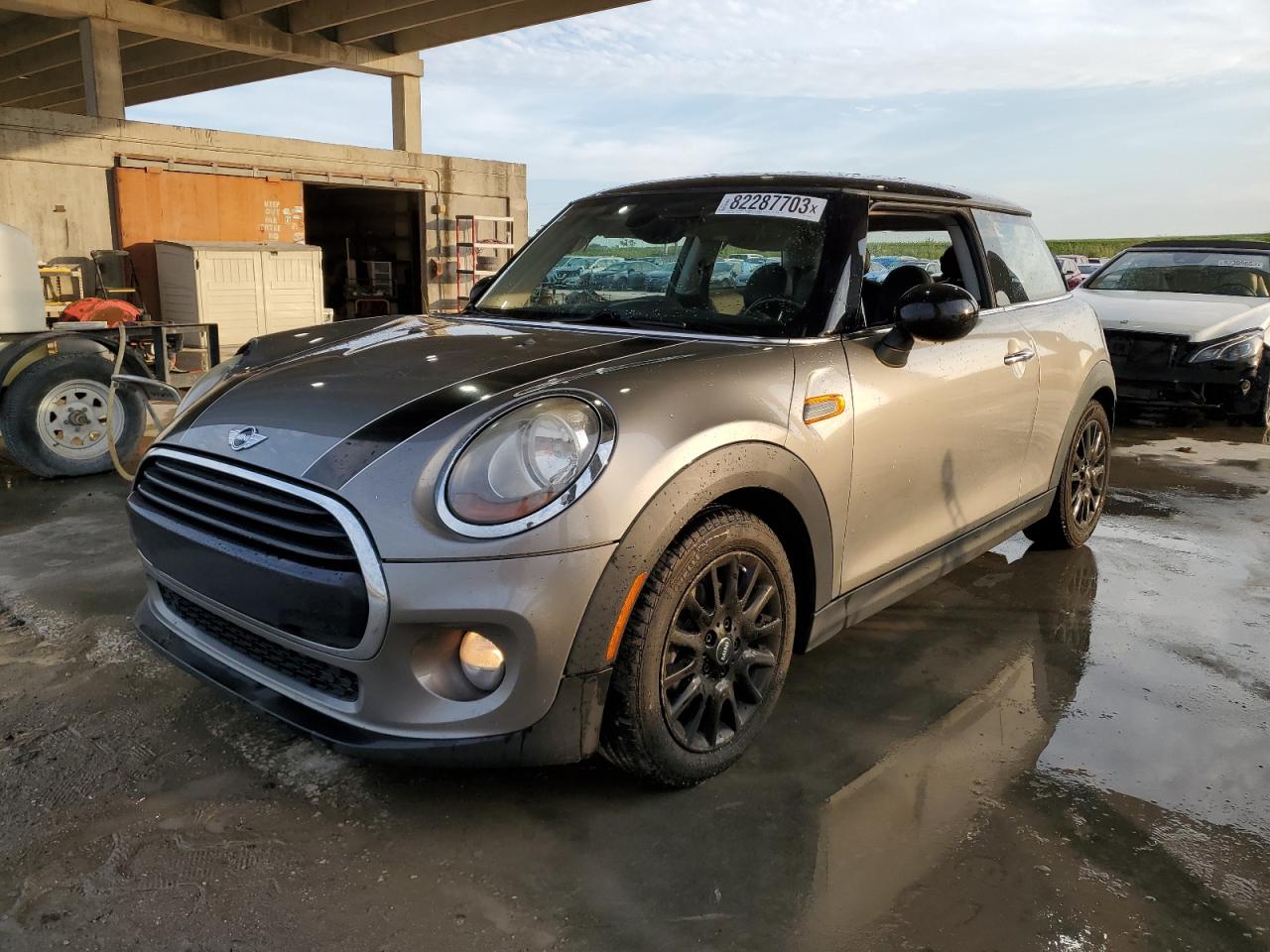 Image 1 of 2016 MINI COOPER  2016 with VIN WMWXP5C5XG3B77310