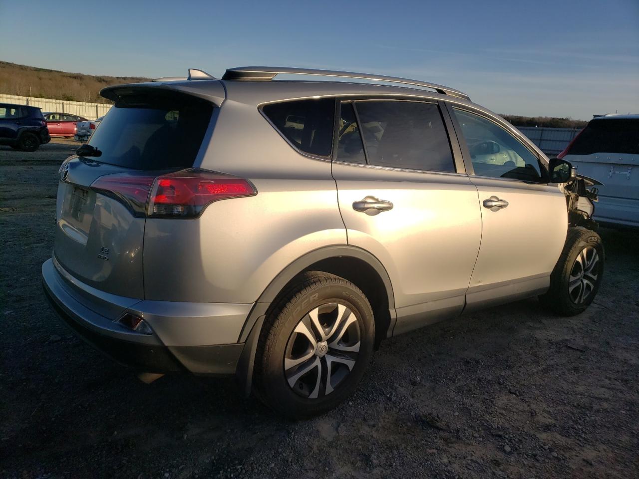 Изображение 3 2016 TOYOTA RAV4 LE 2016 с VIN 2T3BFREV6GW499666