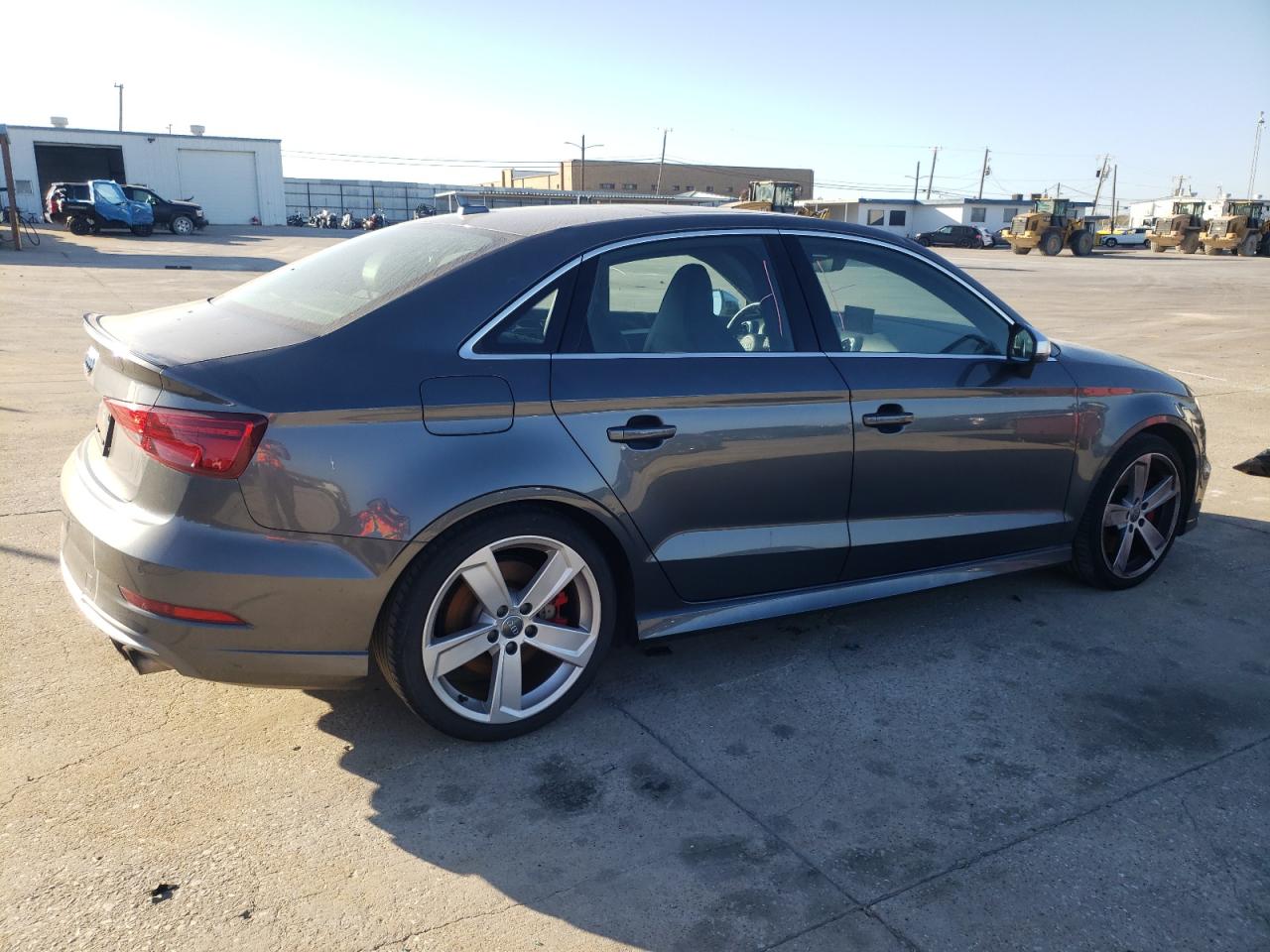 Obraz 3 z 2018 AUDI S3 PREMIUM PLUS 2018 z VIN WAUB1GFF1J1013858