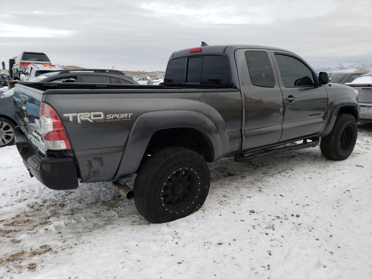 Image 3 of 2015 TOYOTA TACOMA PRERUNNER ACCESS CAB 2015 with VIN 5TFTU4GN3FX078010