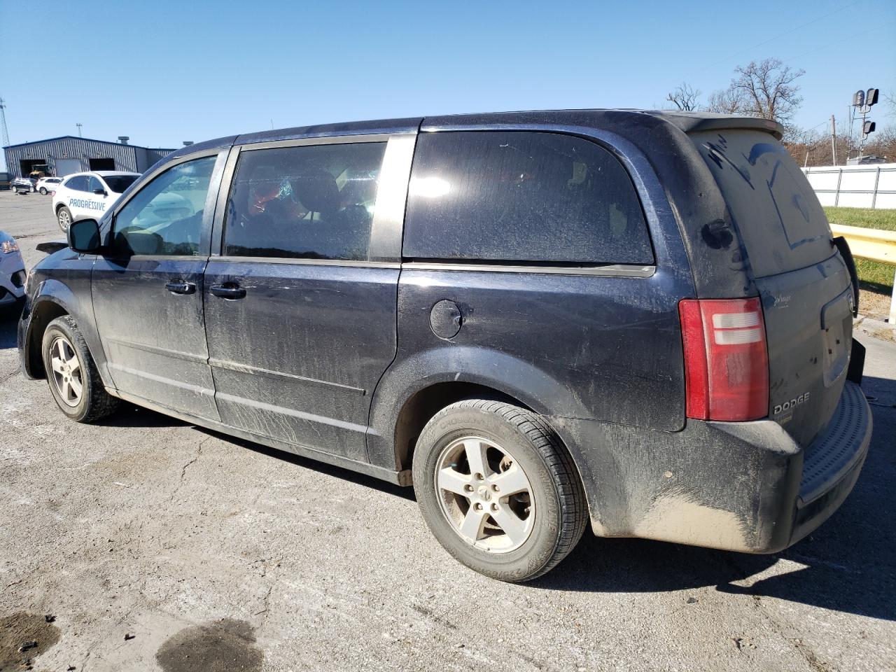 Image 2 of 2010 DODGE GRAND CARAVAN SE 2010 with VIN 2D4RN4DE5AR143557