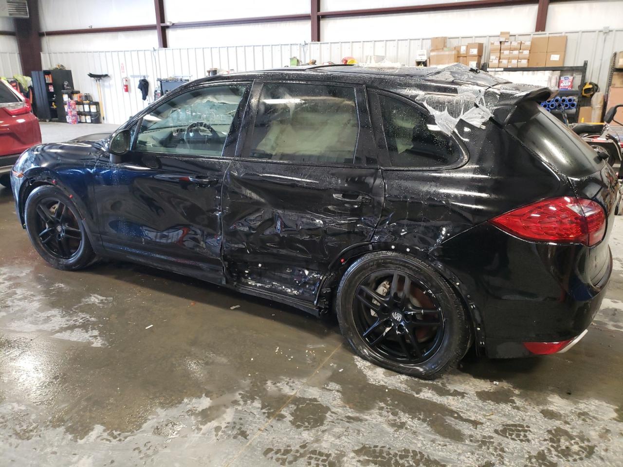 Изображение 2 Porsche Cayenne S 2014 с VIN WP1AB2A21ELA56432