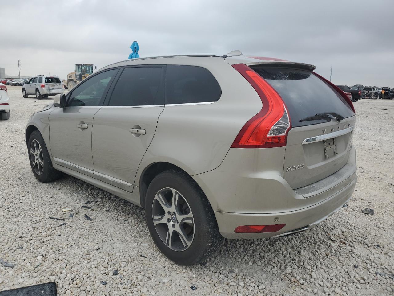 Изображение 2 2015 VOLVO XC60 T6 PLATINUM 2015 с VIN YV4902RM0F2728436