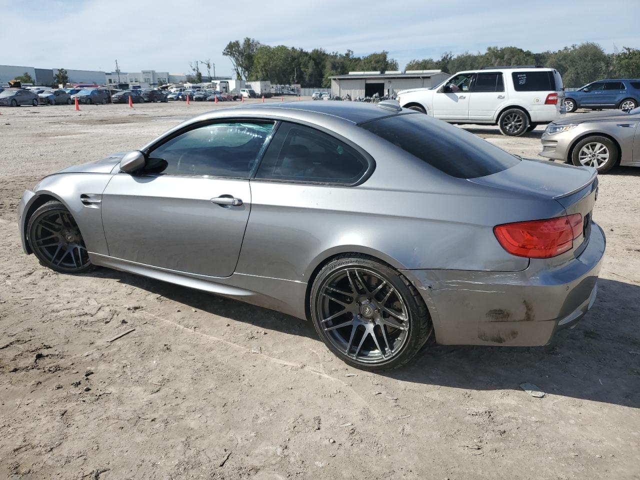 Obraz 2 z 2013 BMW M3  2013 z VIN WBSKG9C56DJ594344