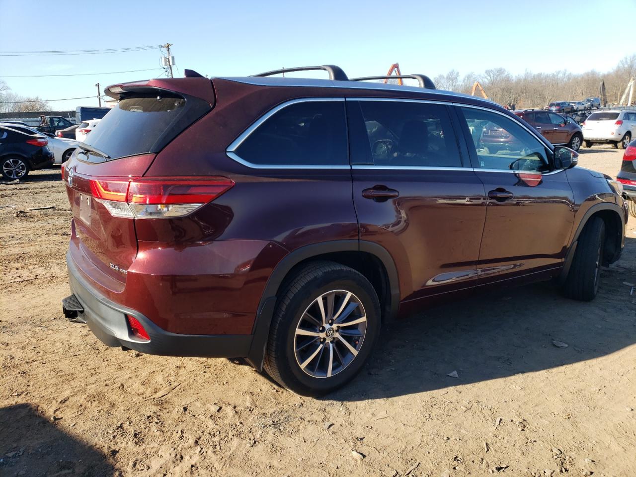 Изображение 3 2017 TOYOTA HIGHLANDER SE 2017 с VIN 5TDJZRFH7HS431259