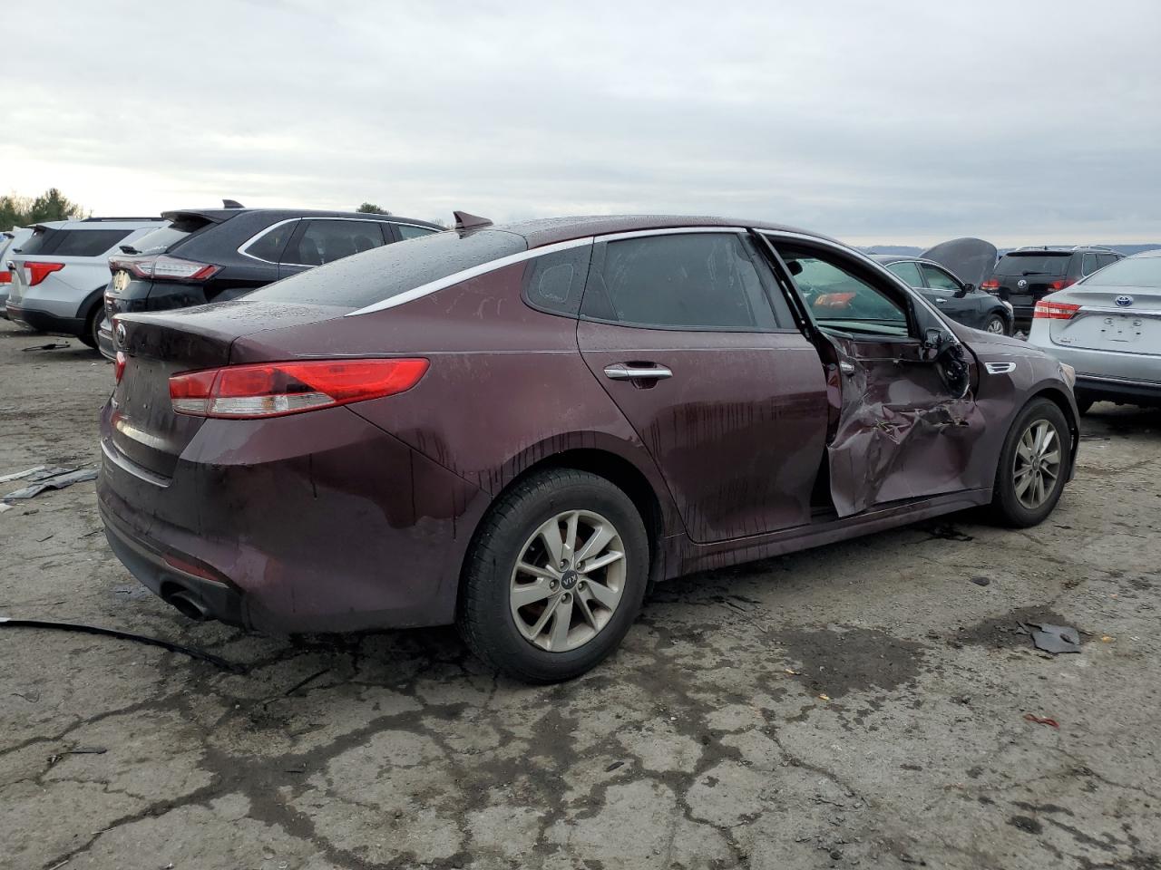 Obraz 3 z 2017 KIA OPTIMA LX 2017 z VIN 5XXGT4L38HG165520