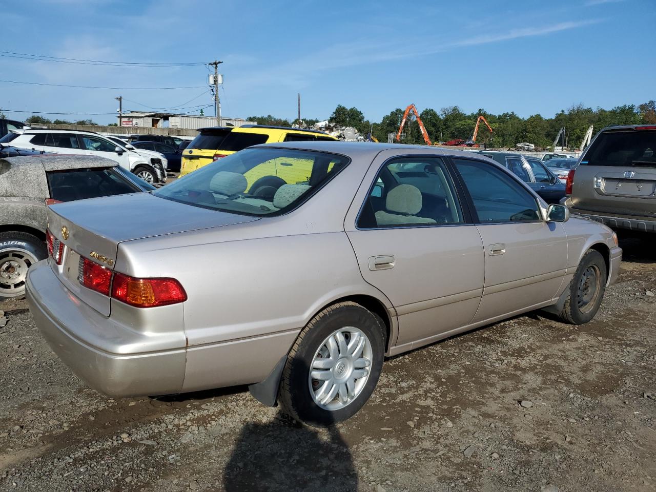 Изображение 3 2000 TOYOTA CAMRY CE 2000 с VIN 4T1BG22K9YU625401