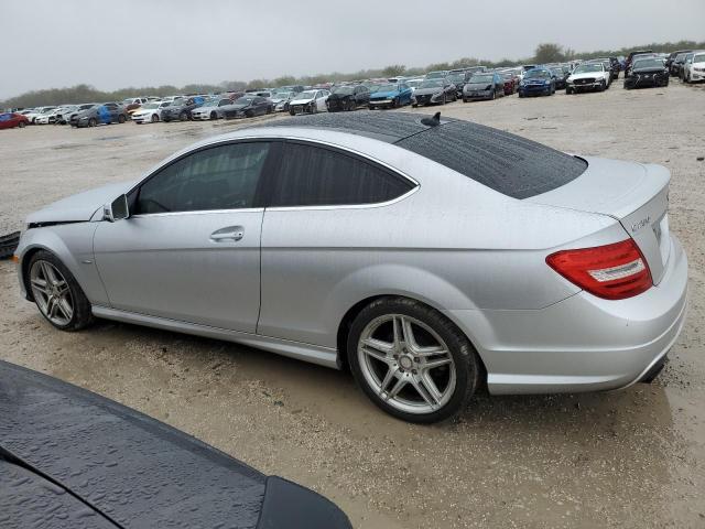 Obraz 2 z 2012 MERCEDES-BENZ C 250 2012 z VIN WDDGJ4HB4CF866266