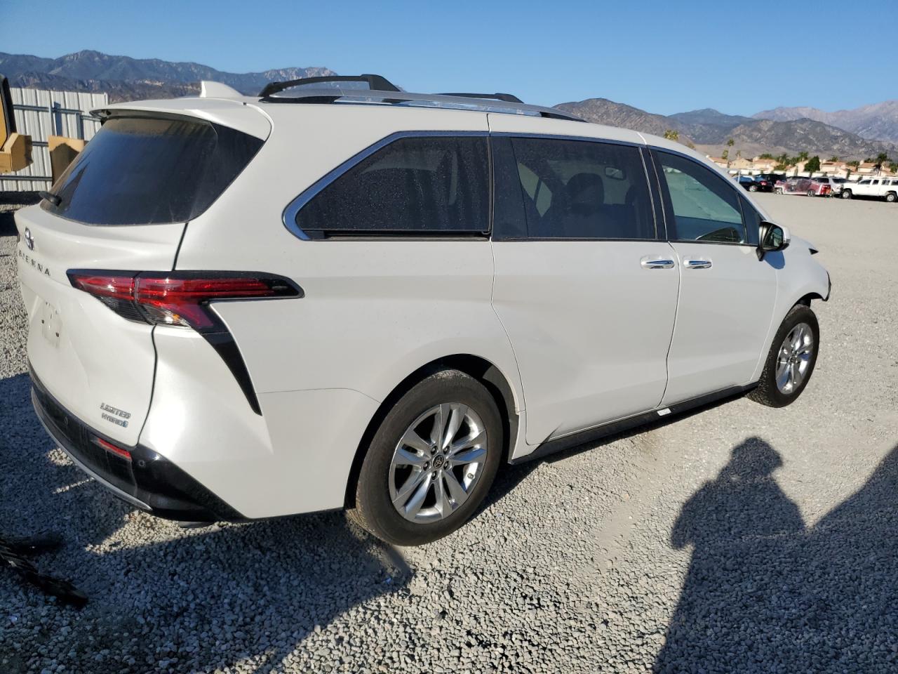 Изображение 3 2022 TOYOTA SIENNA LIMITED 2022 с VIN 5TDZSKFC0NS060086