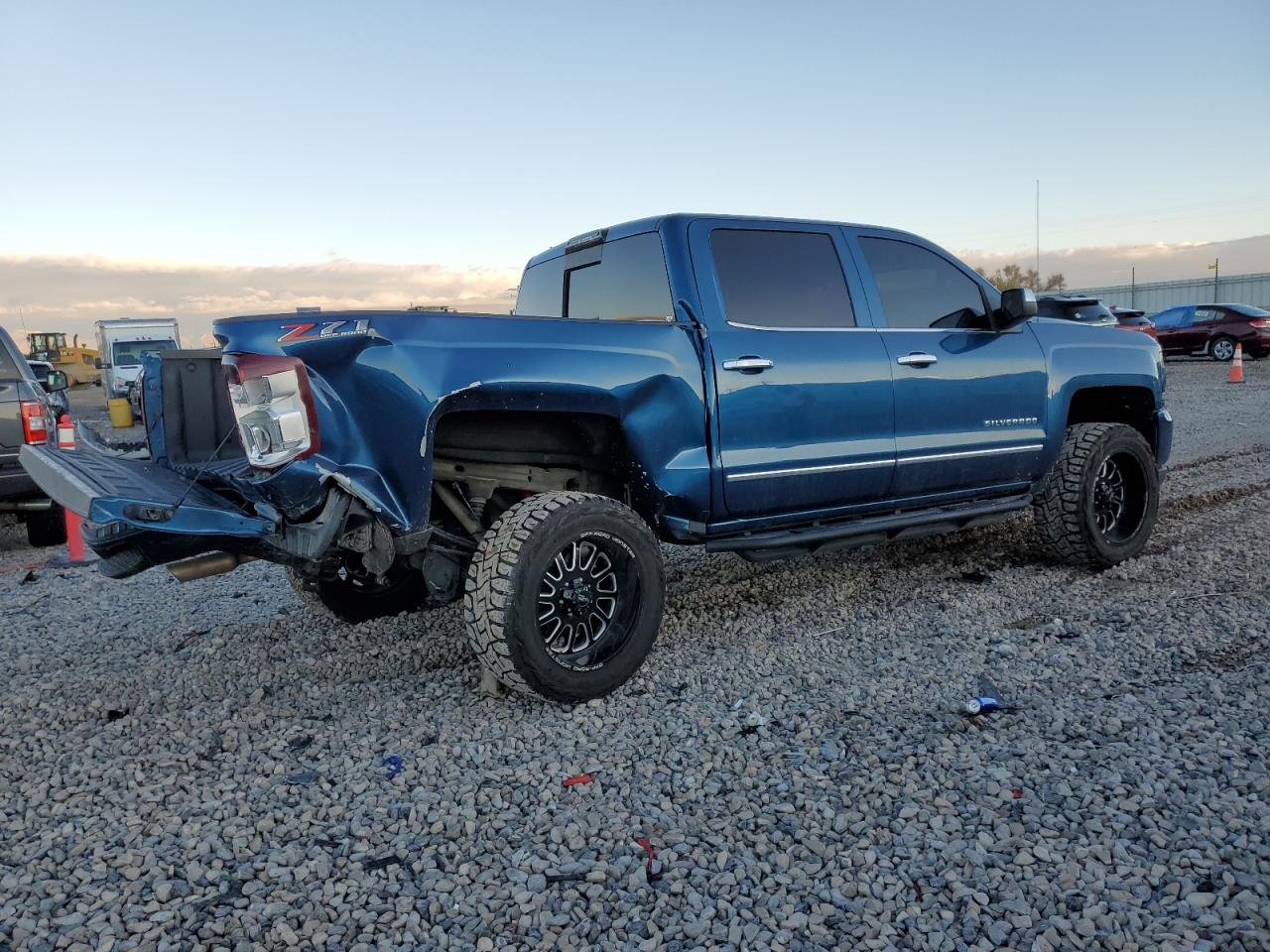 Изображение 3 2018 CHEVROLET SILVERADO K1500 LTZ 2018 с VIN 3GCUKSEC6JG526186