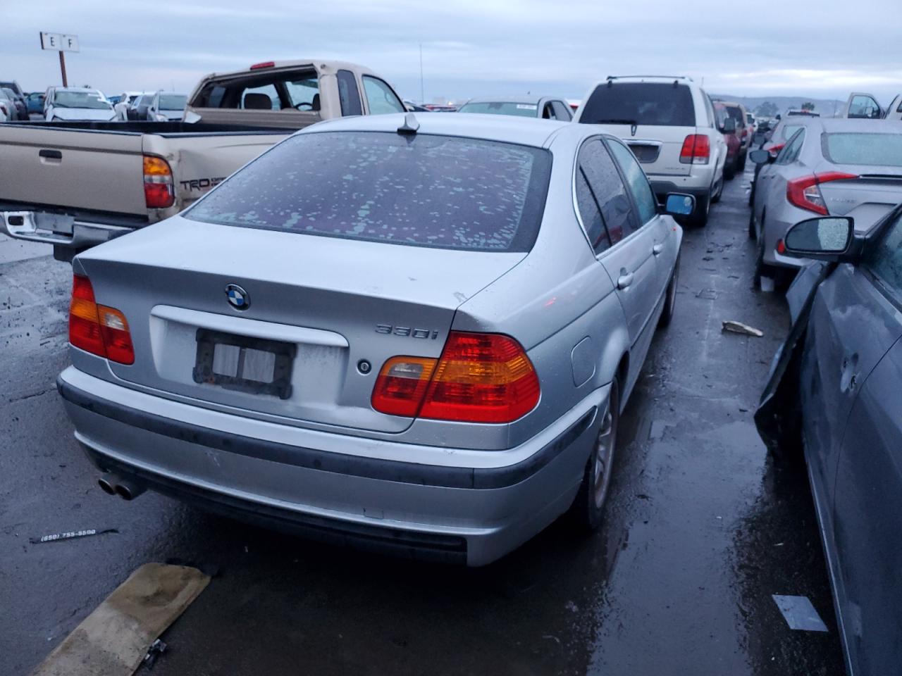 Image 3 of 2004 BMW 330 I 2004 with VIN WBAEV53454KM33775