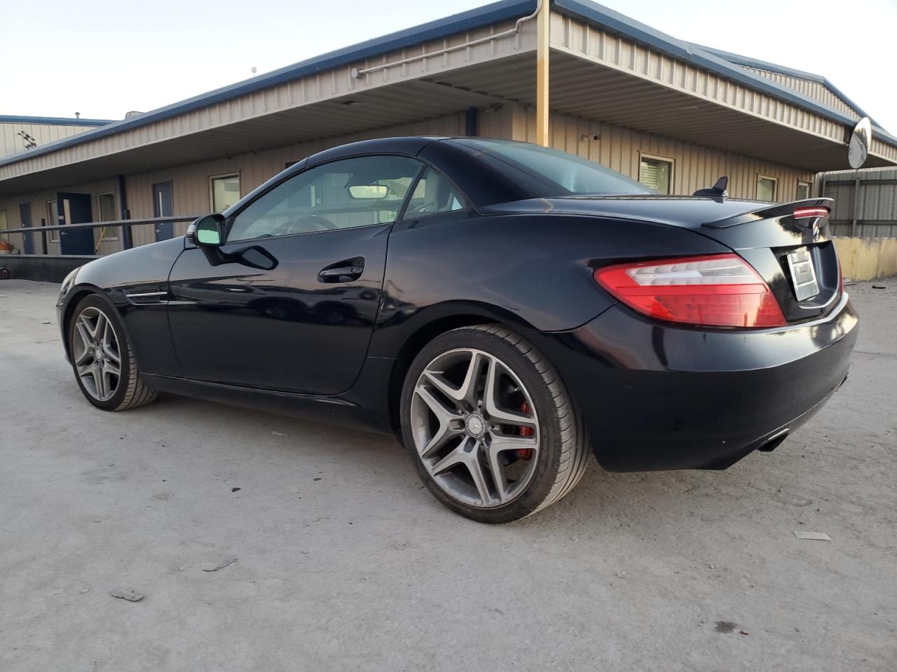 Image 2 of 2014 MERCEDES-BENZ SLK 250 2014 with VIN WDDPK4HA3EF089246