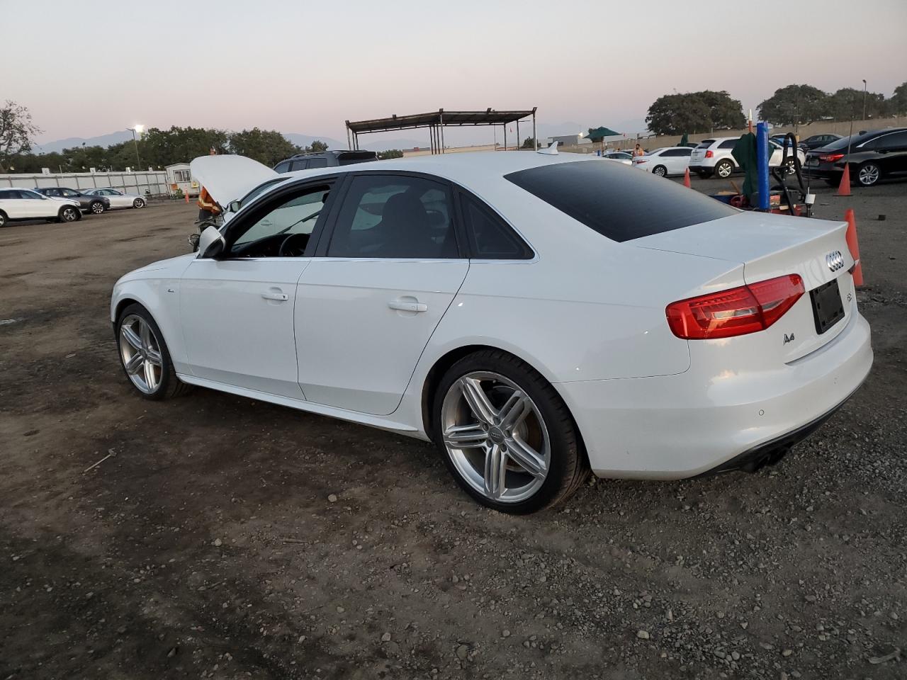 Изображение 2 2013 AUDI A4 PRESTIGE 2013 с VIN WAUKFAFL8DN026253