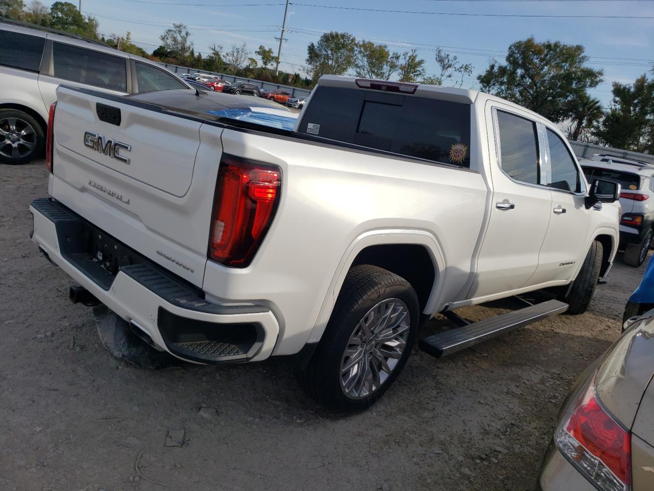 Image 3 of 2019 GMC SIERRA K1500 DENALI 2019 with VIN 1GTU9FEL5KZ277139