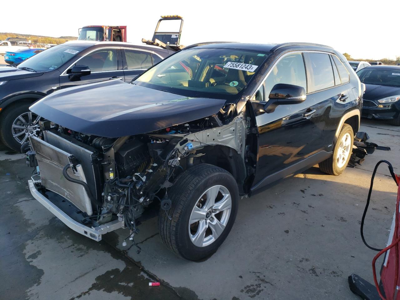 Image 1 of 2020 TOYOTA RAV4 XLE 2020 with VIN JTMR6RFV5LD003695