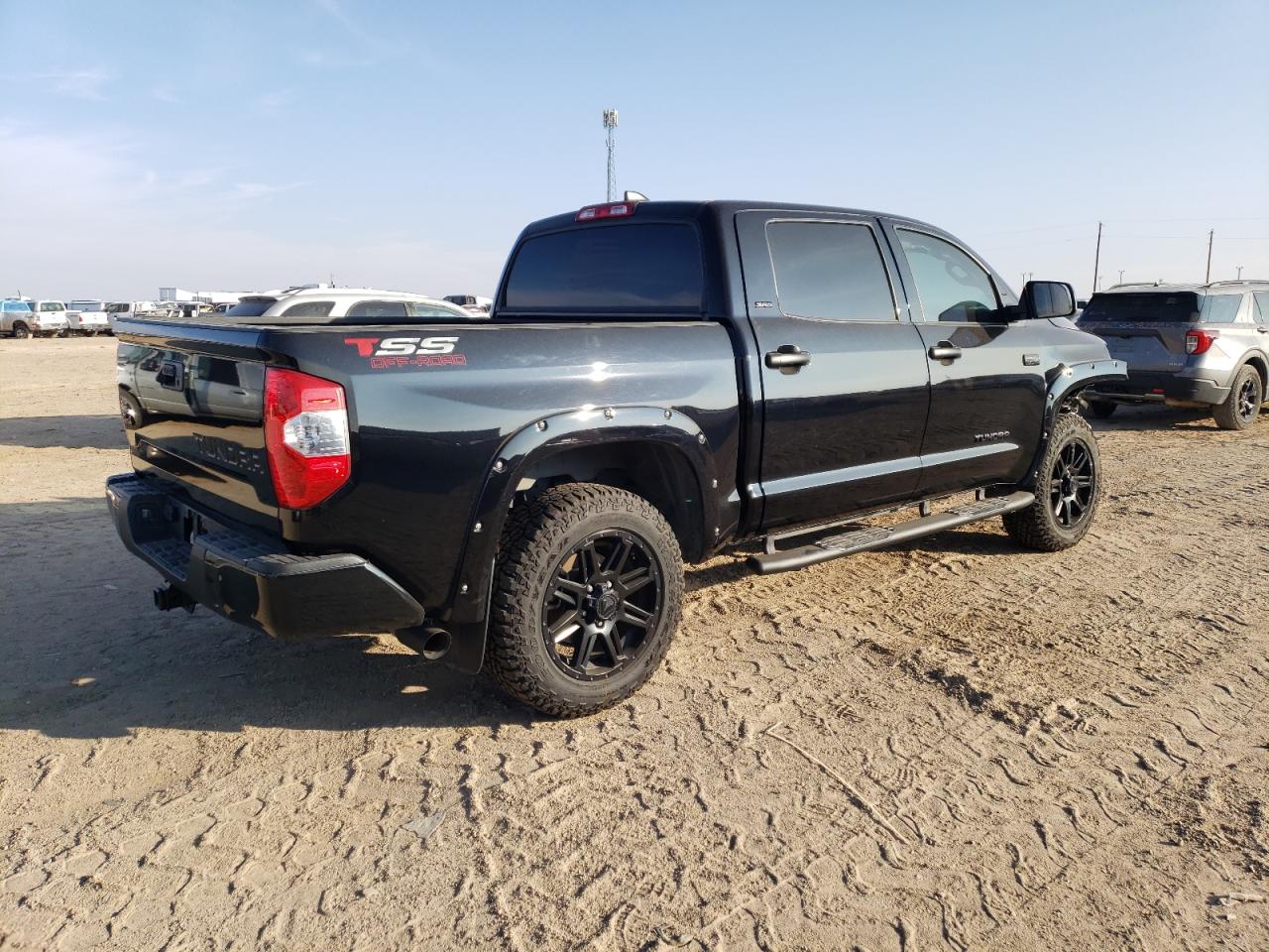 Изображение 3 2020 TOYOTA TUNDRA CREWMAX SR5 2020 с VIN 5TFDY5F16LX877322
