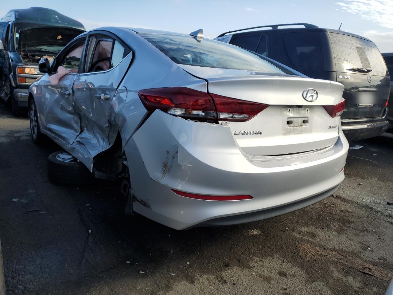 Image 2 of 2018 HYUNDAI ELANTRA SEL 2018 with VIN KMHD84LF0JU501980