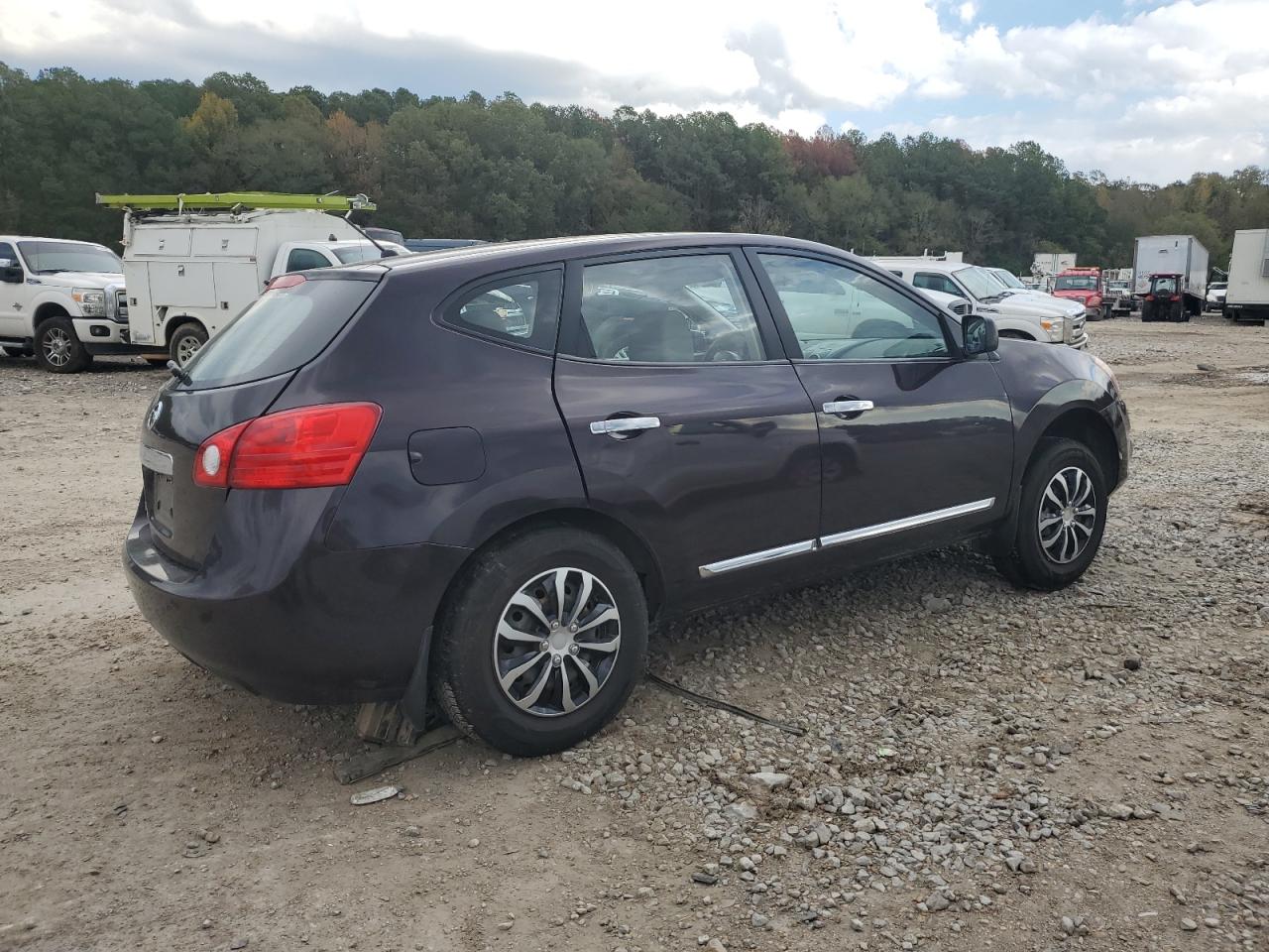 Image 3 of 2014 NISSAN ROGUE SELECT S 2014 with VIN JN8AS5MT8EW600595