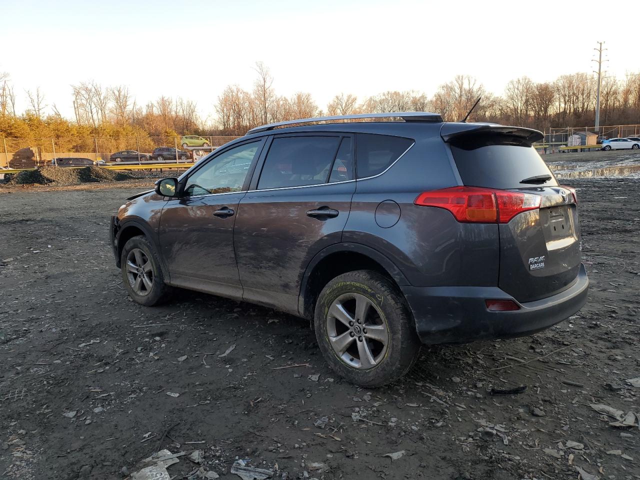 Obraz 2 z 2015 TOYOTA RAV4 XLE 2015 z VIN JTMRFREV0FD142784