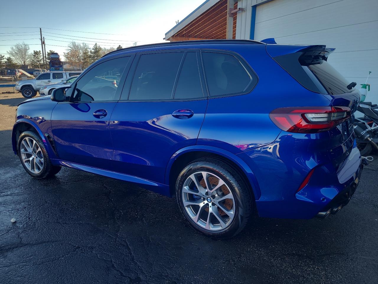 Obraz 2 z 2020 BMW X5 M 2020 z VIN 5YMJU0C07L9C84080
