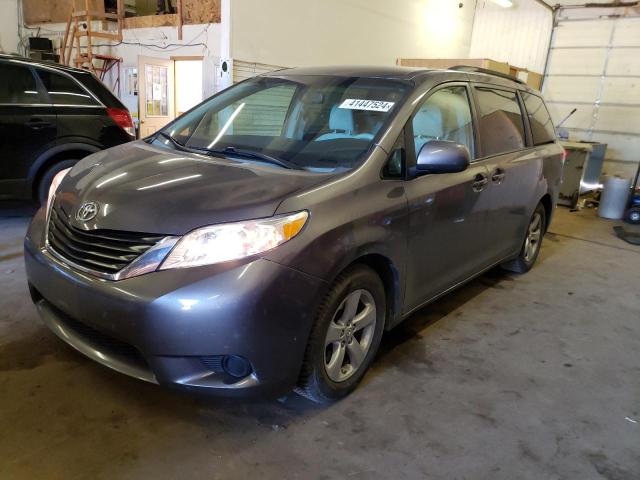 Obraz 1 z 2013 TOYOTA SIENNA LE 2013 z VIN 5TDKK3DC3DS298149
