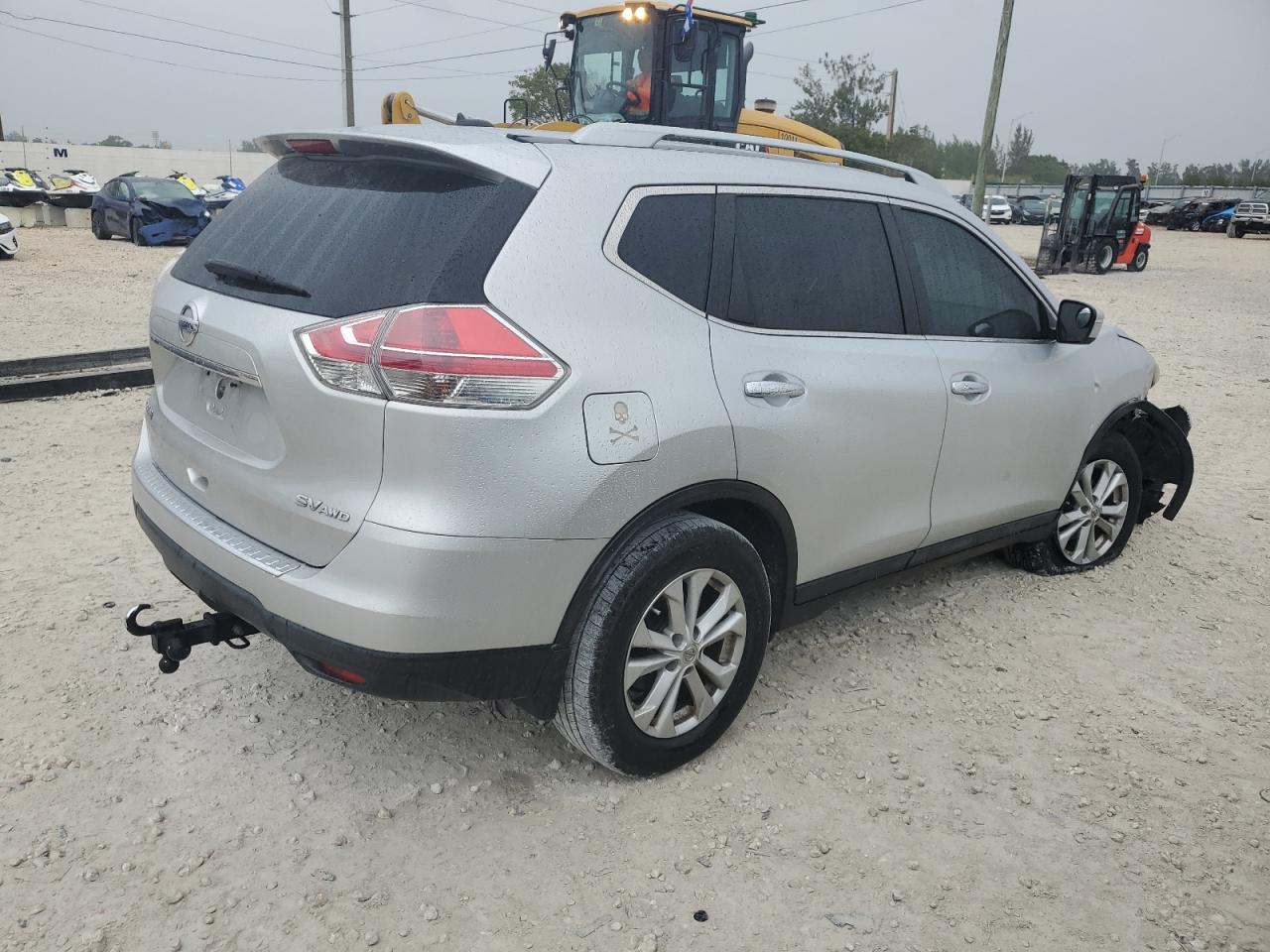Image 3 of 2015 NISSAN ROGUE S 2015 with VIN 5N1AT2MV9FC825504