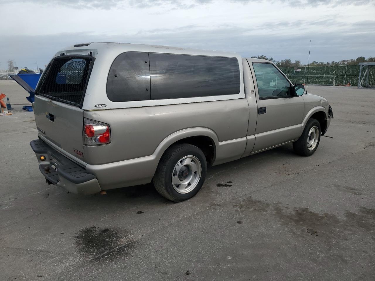 Изображение 3 2001 GMC SONOMA  2001 с VIN 1GTCS145918189351
