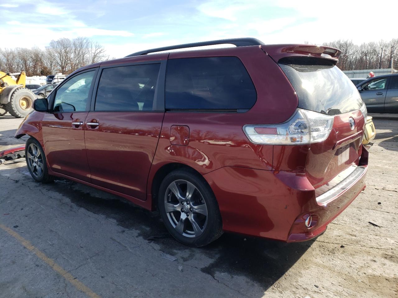 Image 2 of 2017 TOYOTA SIENNA SE 2017 with VIN 5TDXZ3DC9HS784407