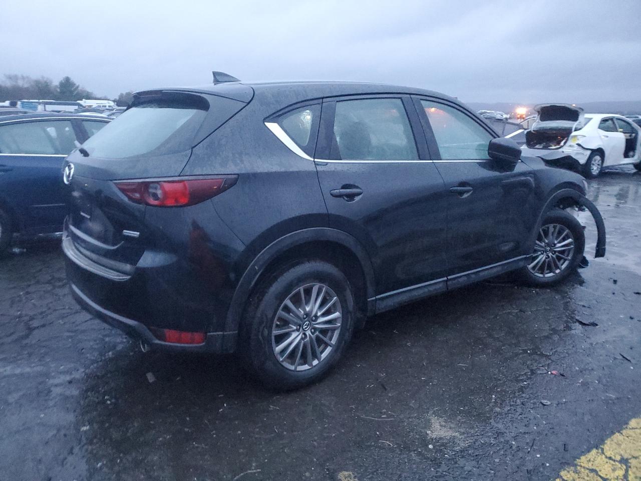 Obraz 3 z 2018 MAZDA CX-5 SPORT 2018 z VIN JM3KFBBM0J0430350