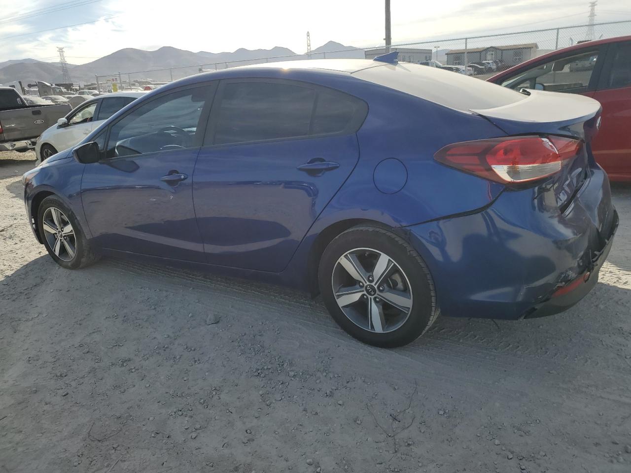 Изображение 2 2018 KIA FORTE LX 2018 с VIN 3KPFL4A77JE166920