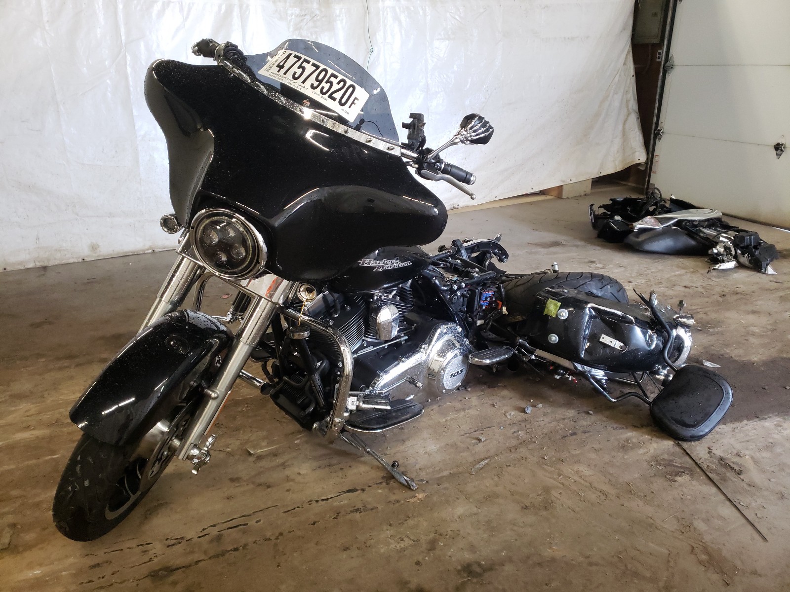 Изображение 2 Harley-Davidson Flhx Street Glide 2013 с VIN 1HD1KBM16DB630398