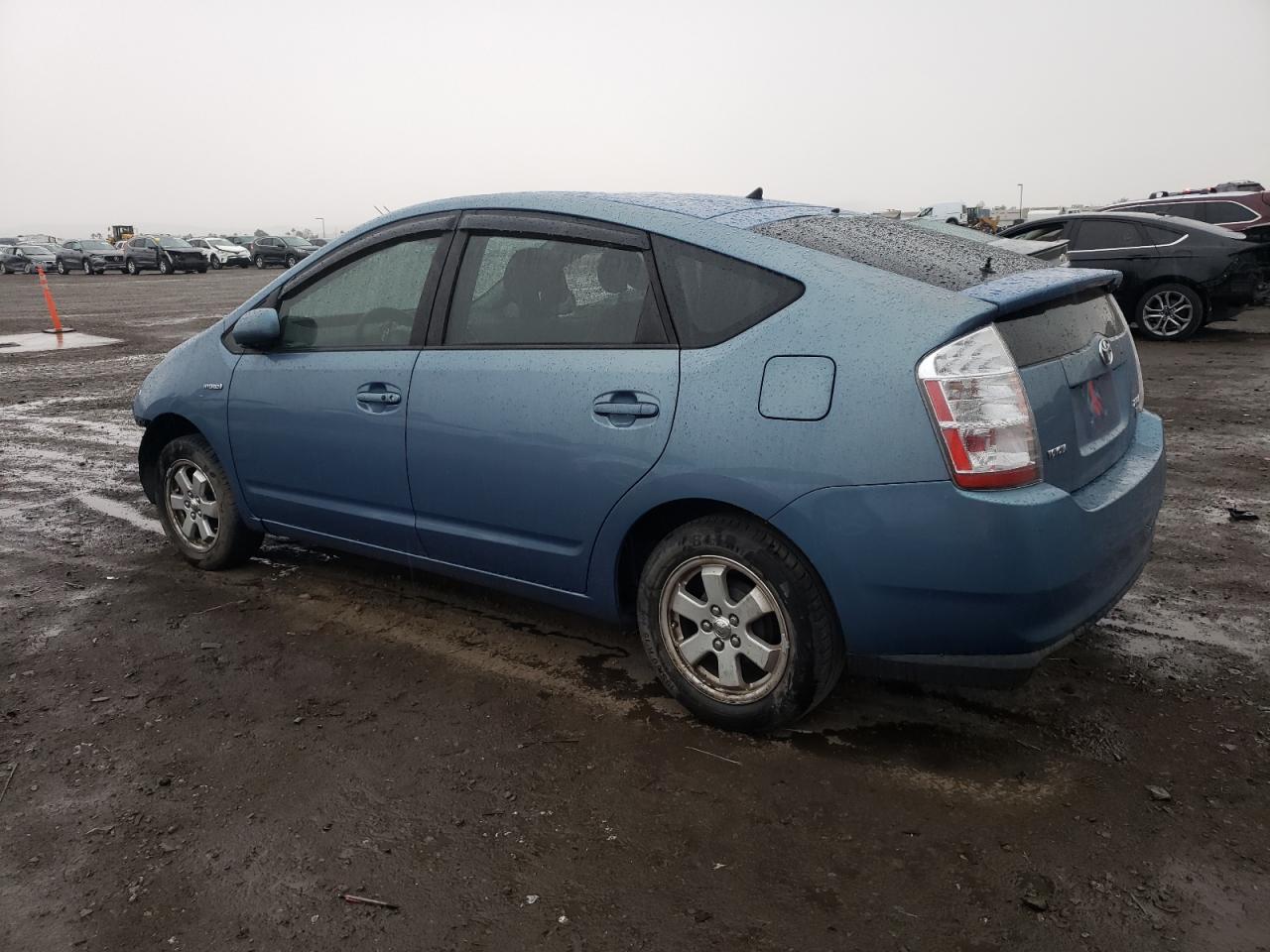 Image 2 of 2007 TOYOTA PRIUS  2007 with VIN JTDKB20U177583293