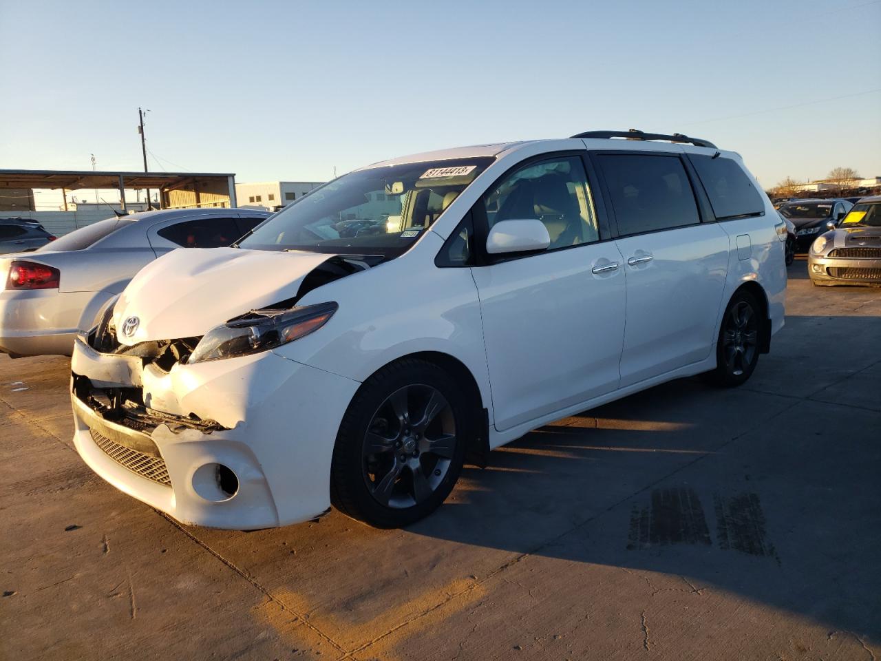 Obraz 1 z 2016 TOYOTA SIENNA SE 2016 z VIN 5TDXK3DC3GS736999