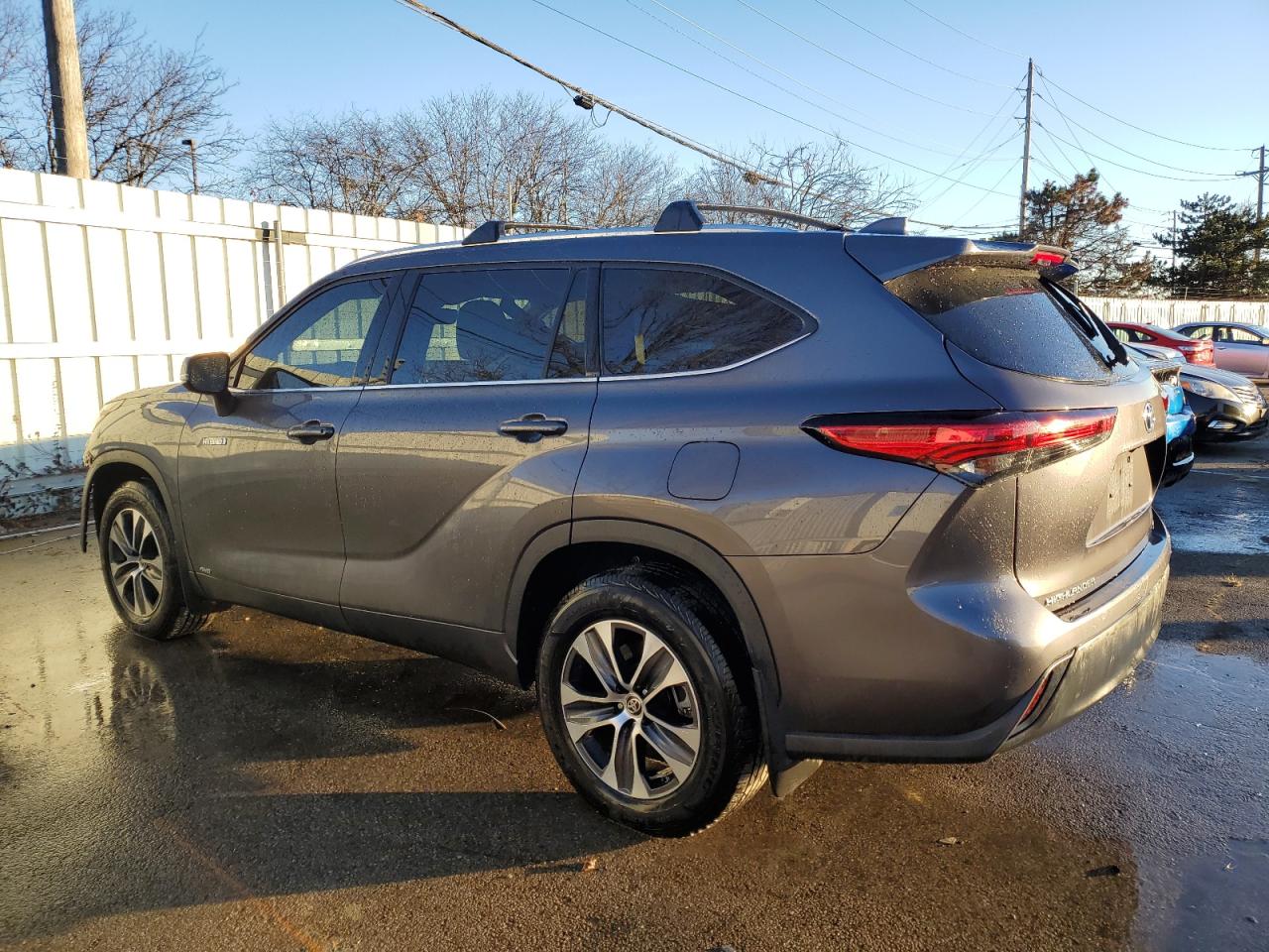 Image 2 of 2021 TOYOTA HIGHLANDER HYBRID XLE 2021 with VIN 5TDGBRCH3MS040140