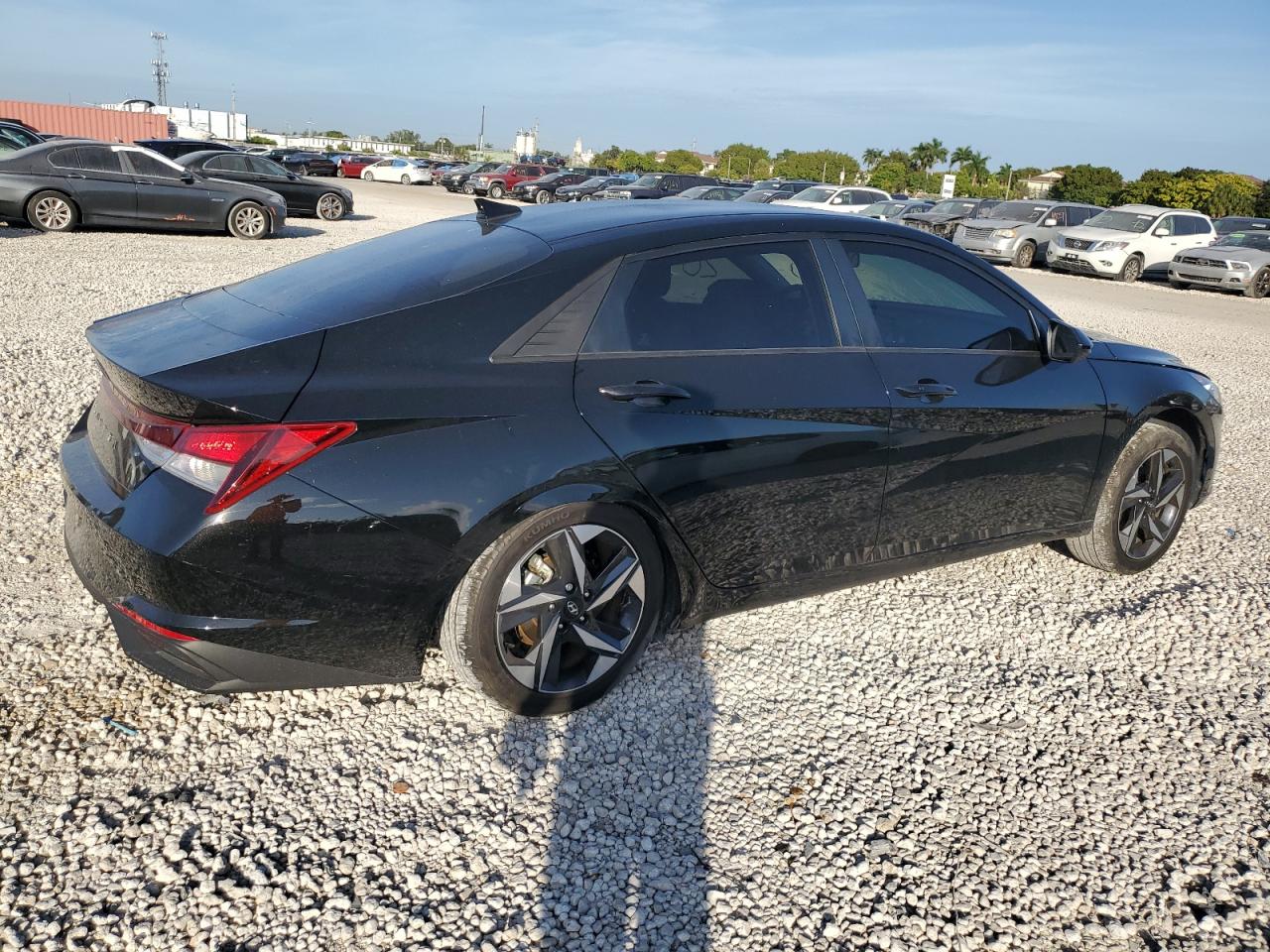 Image 3 of 2023 HYUNDAI ELANTRA SEL 2023 with VIN 5NPLS4AG4PH117930