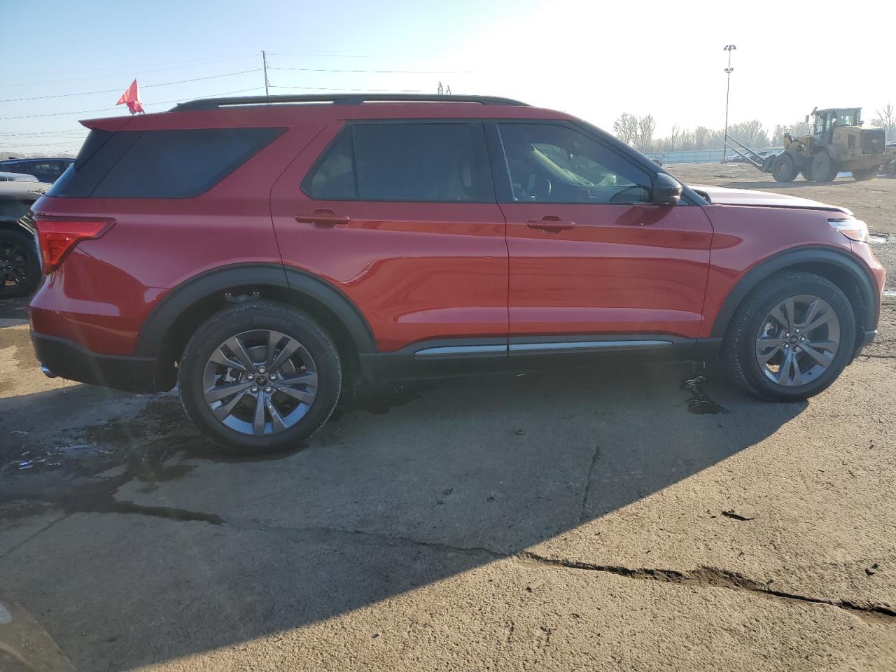 Изображение 3 2023 FORD EXPLORER XLT 2023 с VIN 1FMSK8DHXPGB05532