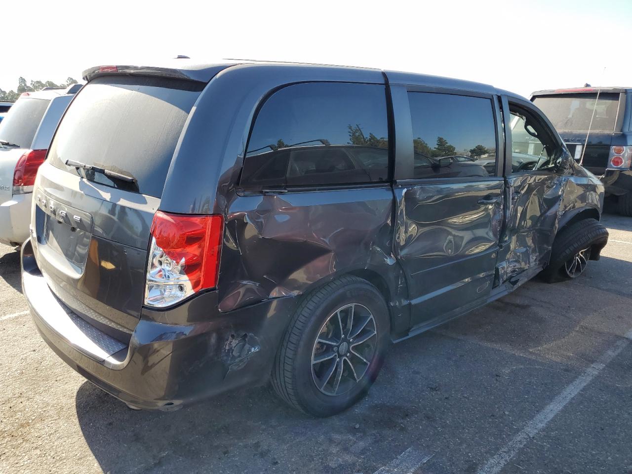 Image 3 of 2016 DODGE GRAND CARAVAN SXT 2016 with VIN 2C4RDGCG2GR386479