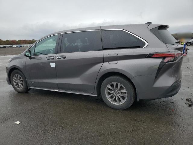 Изображение 2 2021 TOYOTA SIENNA XLE 2021 с VIN 5TDYRKEC0MS043652