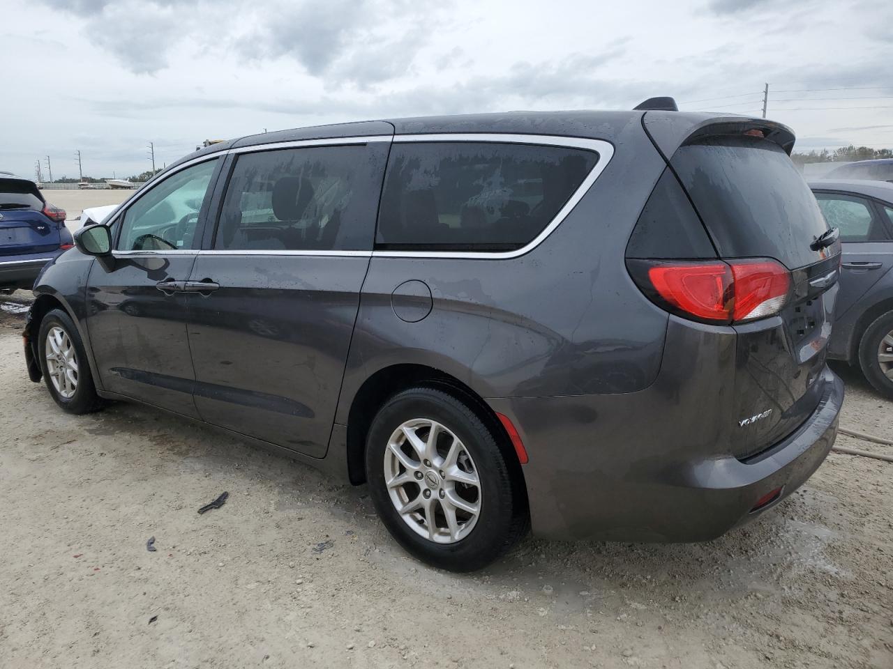 Obraz 2 z 2022 CHRYSLER VOYAGER LX 2022 z VIN 2C4RC1CG9NR218724