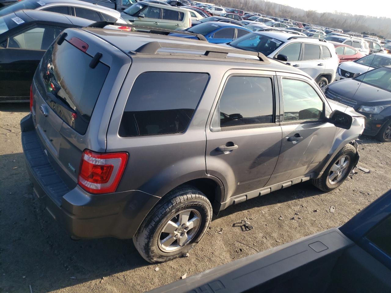 Image 3 of 2011 FORD ESCAPE XLT 2011 with VIN 1FMCU9DG1BKA21908