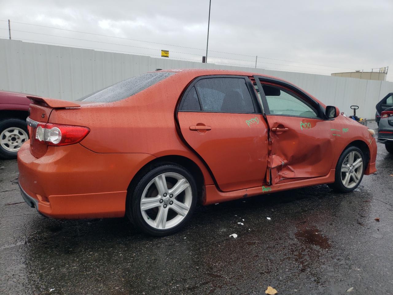 Image 3 of 2013 TOYOTA COROLLA BASE 2013 with VIN 2T1BU4EE3DC082133