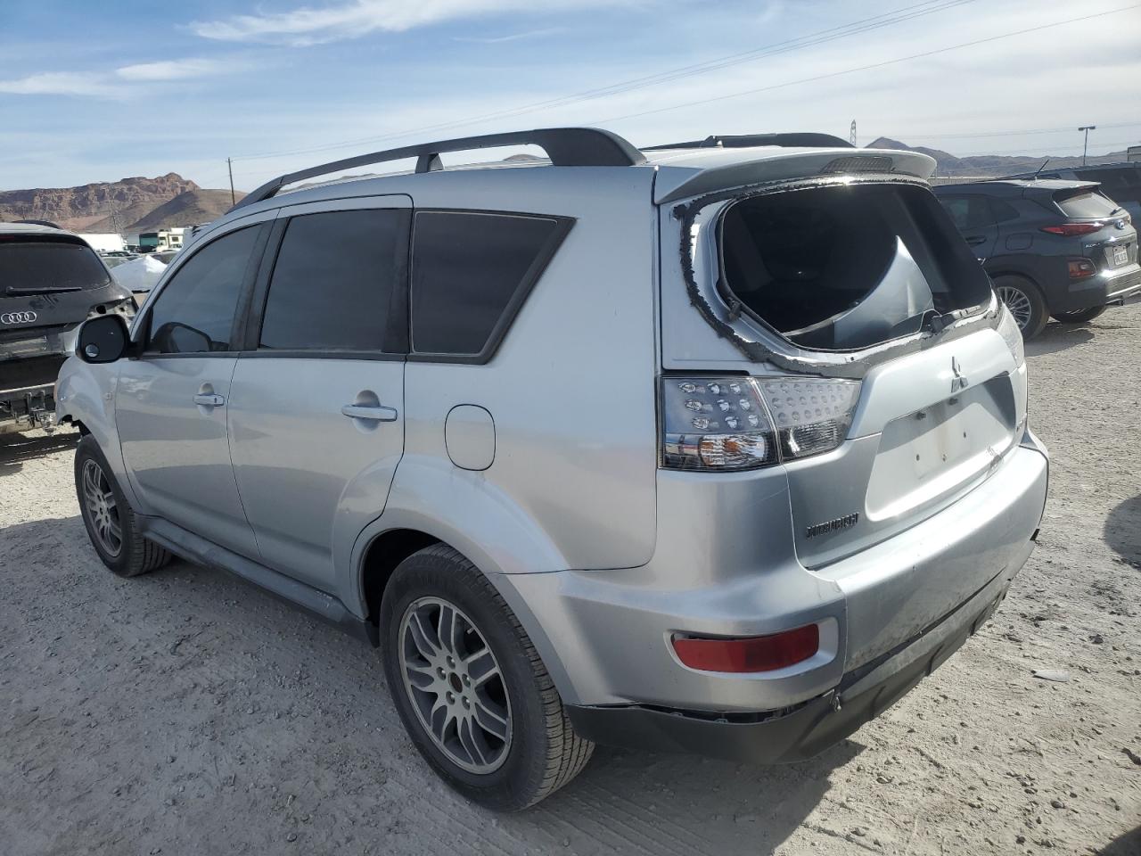 Image 2 of 2011 MITSUBISHI OUTLANDER ES 2011 with VIN JA4AS2AW1BU022608