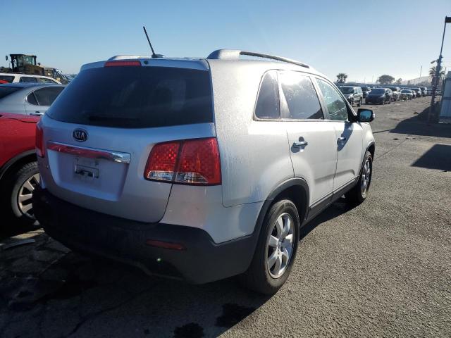 Obraz 3 z 2013 KIA SORENTO LX 2013 z VIN 5XYKT4A26DG402595