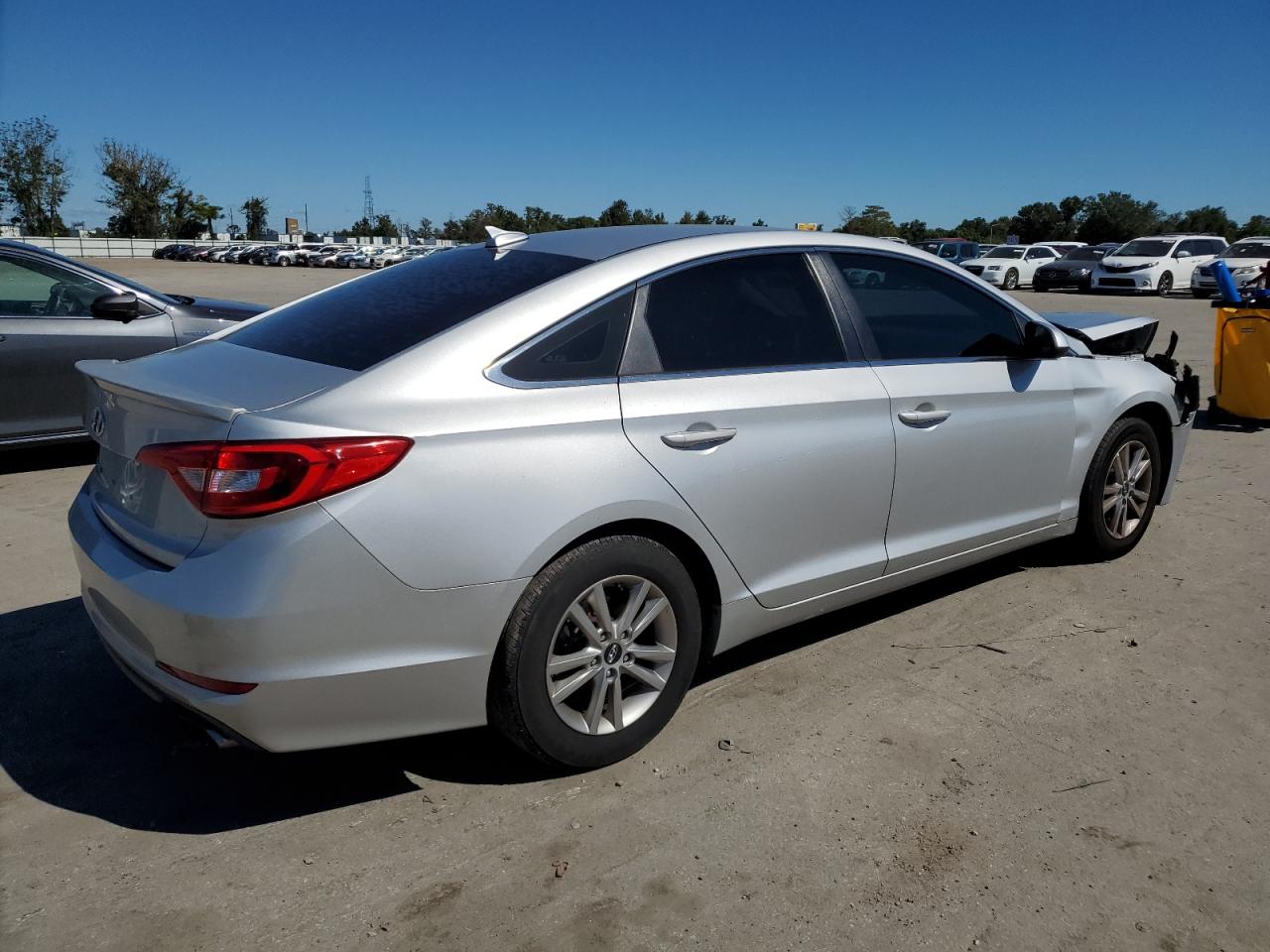Image 3 of 2016 HYUNDAI SONATA SE 2016 with VIN 5NPE24AF9GH368197