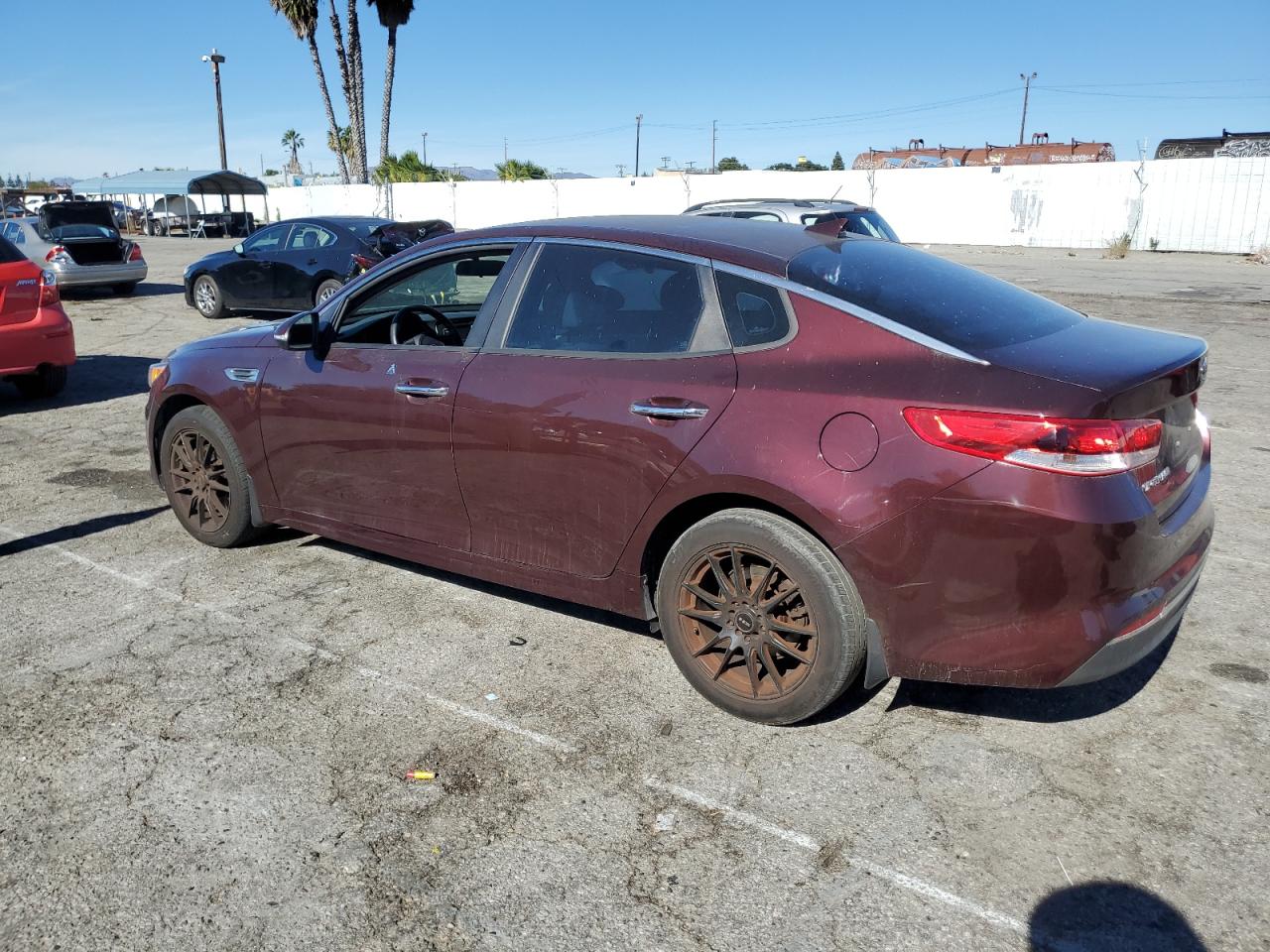 Изображение 2 2016 KIA OPTIMA LX 2016 с VIN 5XXGT4L38GG115702