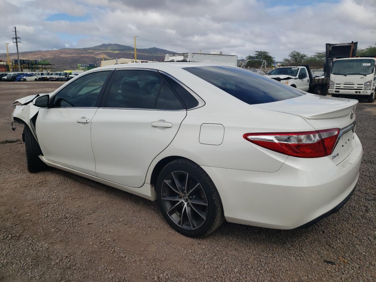 Obraz 2 z 2015 TOYOTA CAMRY LE 2015 z VIN 4T1BF1FK3FU925522