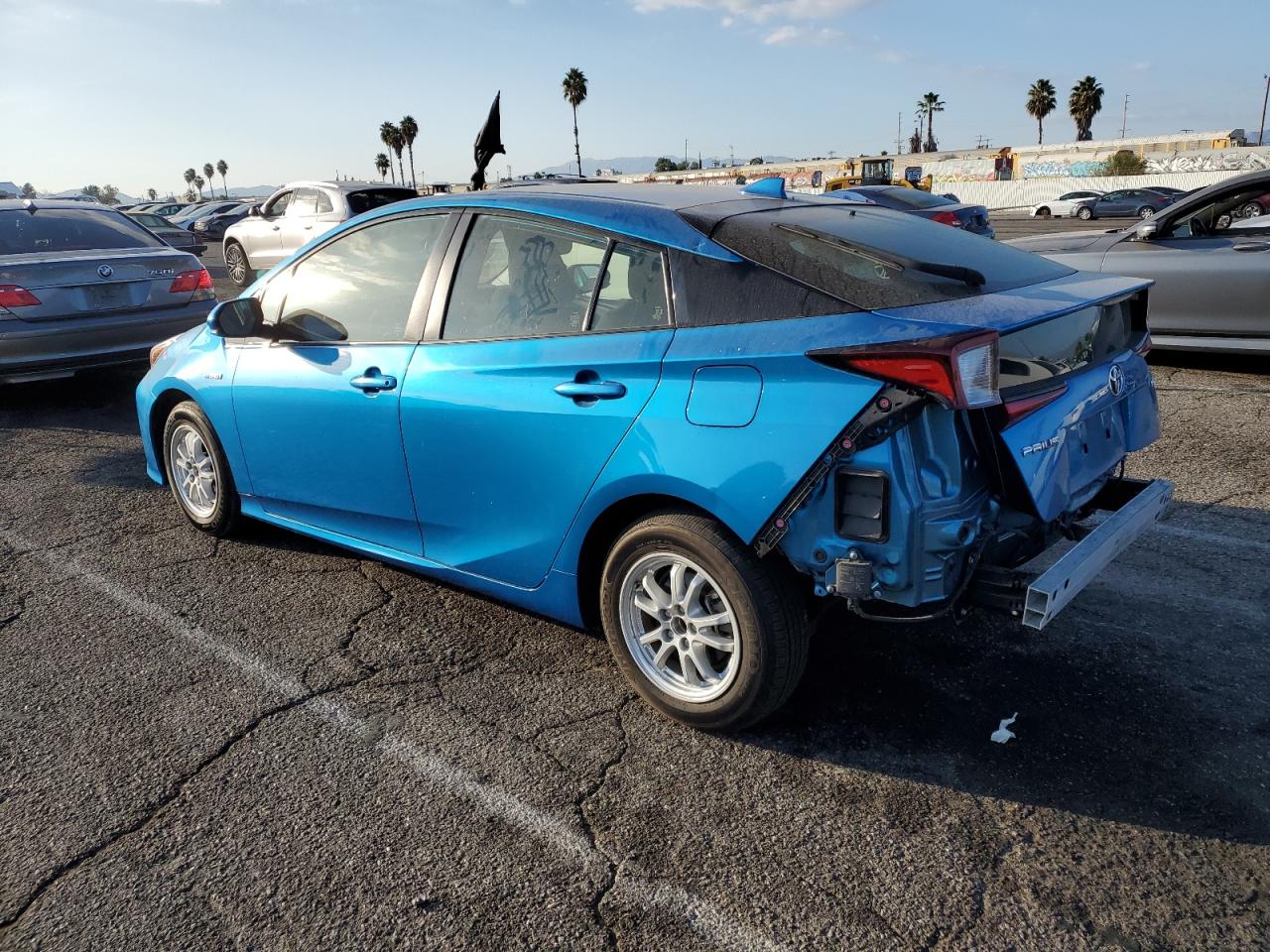 Image 2 of 2019 TOYOTA PRIUS  2019 with VIN JTDKARFU4K3076729